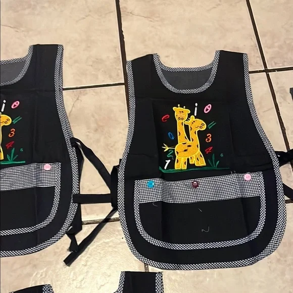 Black Giraffe Bibs for Creative Fun - Picture 4 of 4